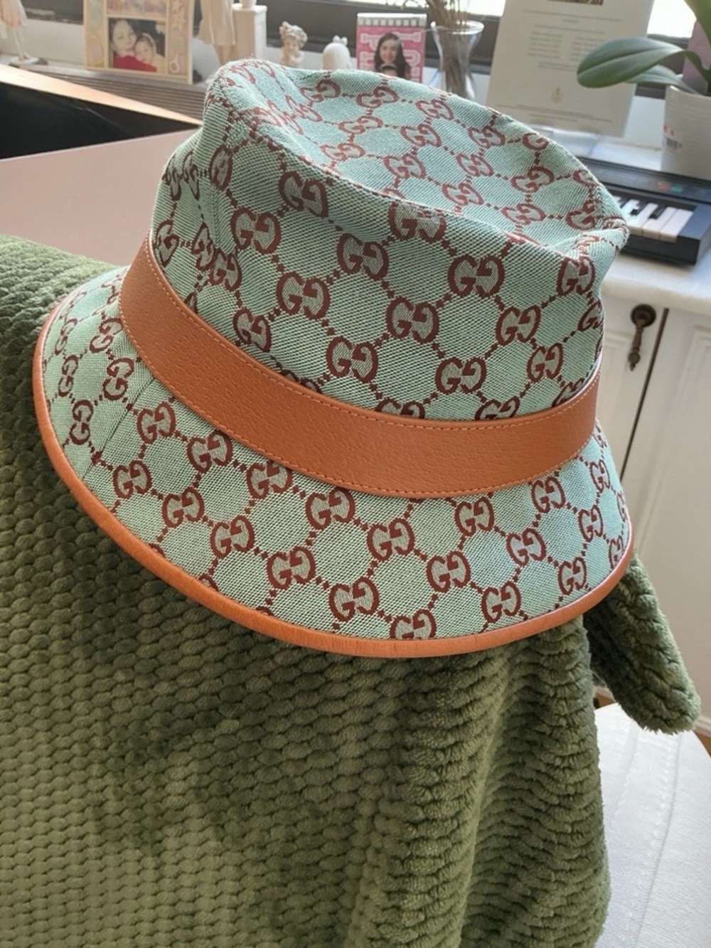 Blue /teal  with Contrast brown leather trim    and logo Hat unisex Sz L 59 cm